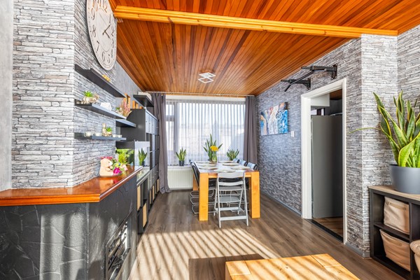 Foto - Te koop: Tussenwoning in Fijnaart